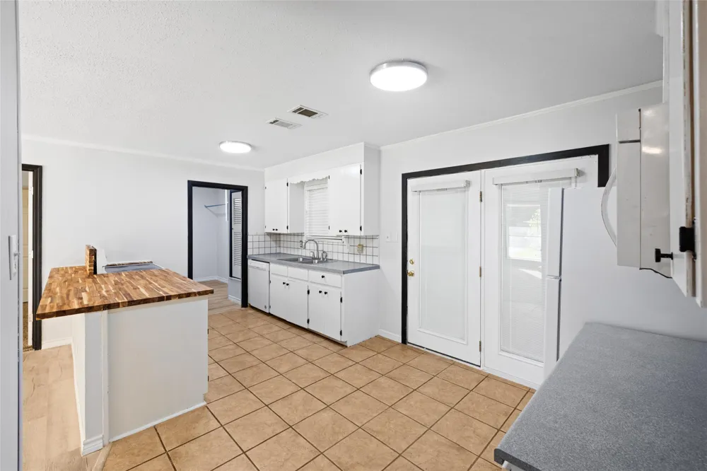 417 Carroll Avenue Wake Village, TX 75501