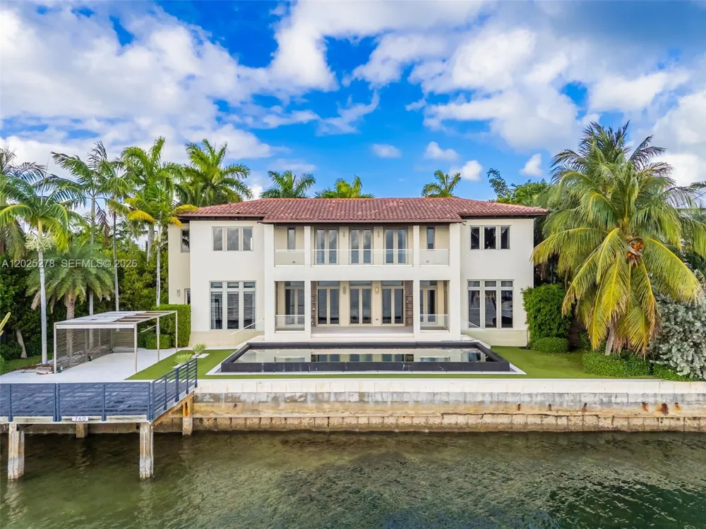760 S Mashta Dr Key Biscayne, FL 33149