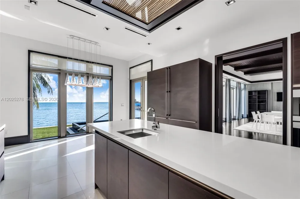 760 S Mashta Dr Key Biscayne, FL 33149