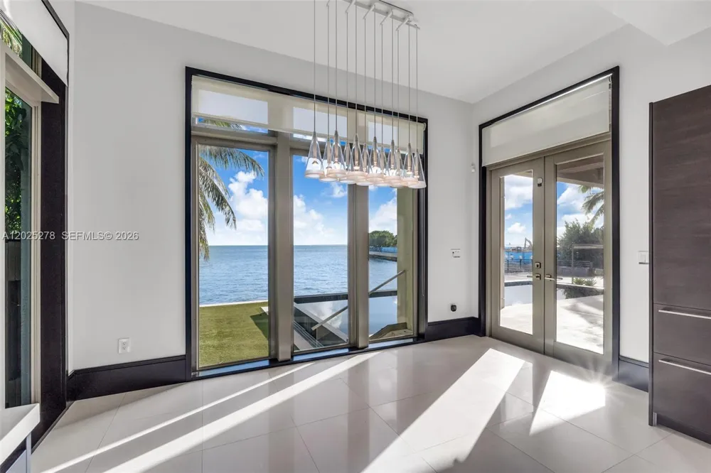 760 S Mashta Dr Key Biscayne, FL 33149