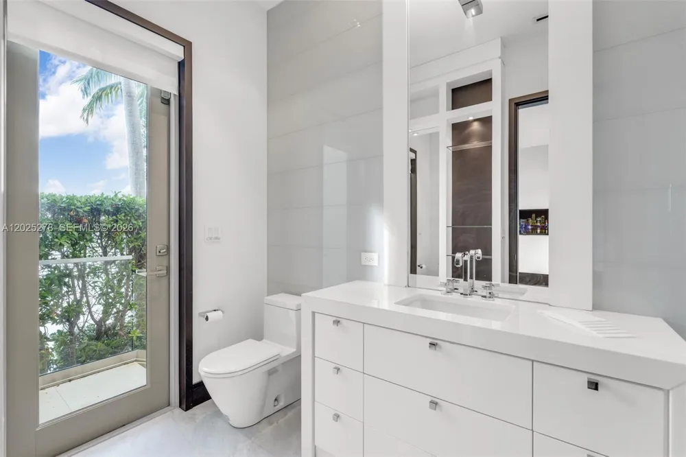 760 S Mashta Dr Key Biscayne, FL 33149