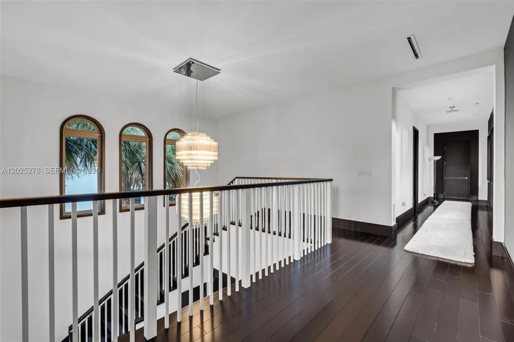 760 S Mashta Dr Key Biscayne, FL 33149