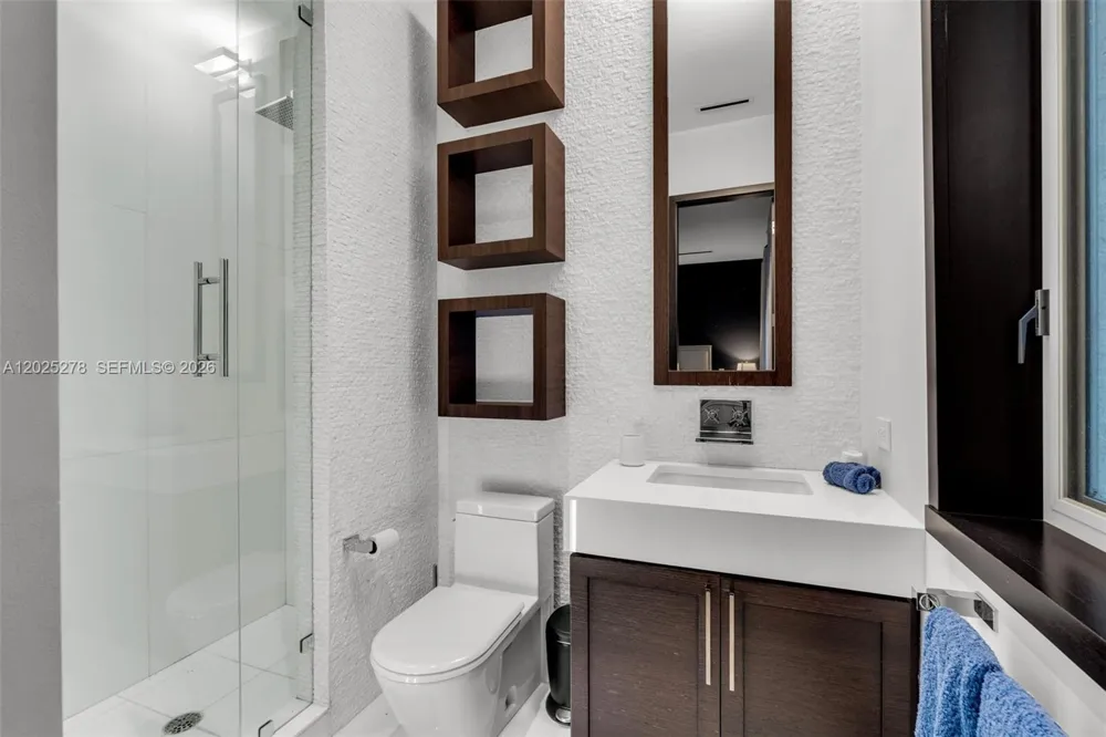 760 S Mashta Dr Key Biscayne, FL 33149
