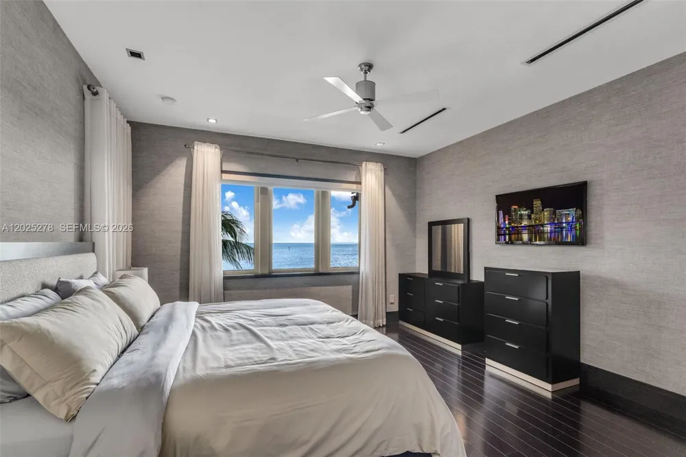 760 S Mashta Dr Key Biscayne, FL 33149