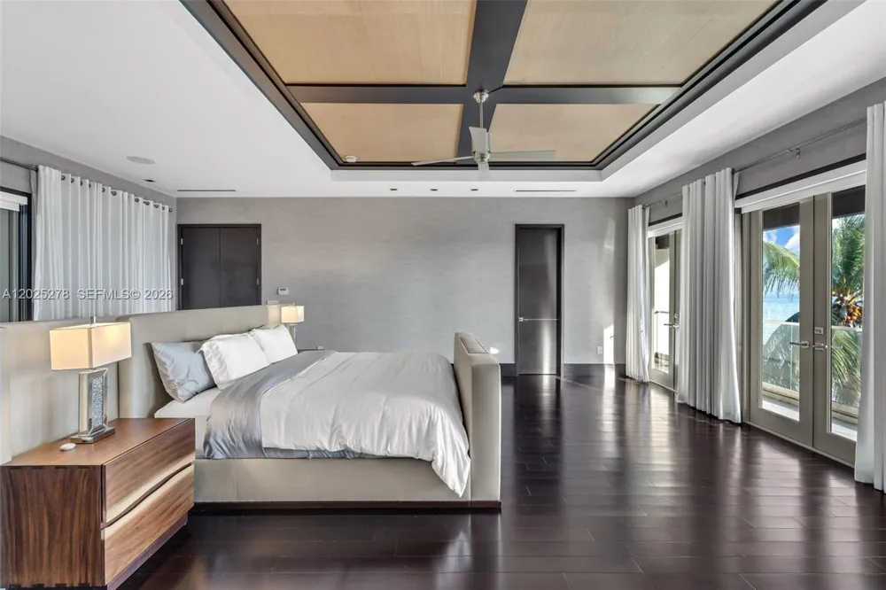 760 S Mashta Dr Key Biscayne, FL 33149