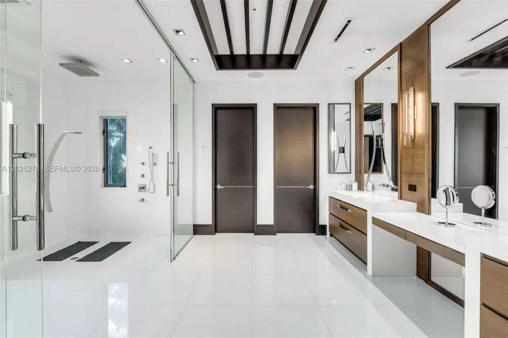 760 S Mashta Dr Key Biscayne, FL 33149