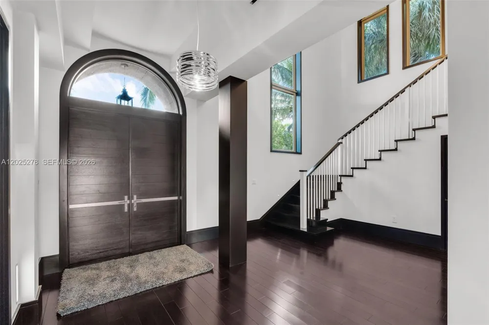 760 S Mashta Dr Key Biscayne, FL 33149