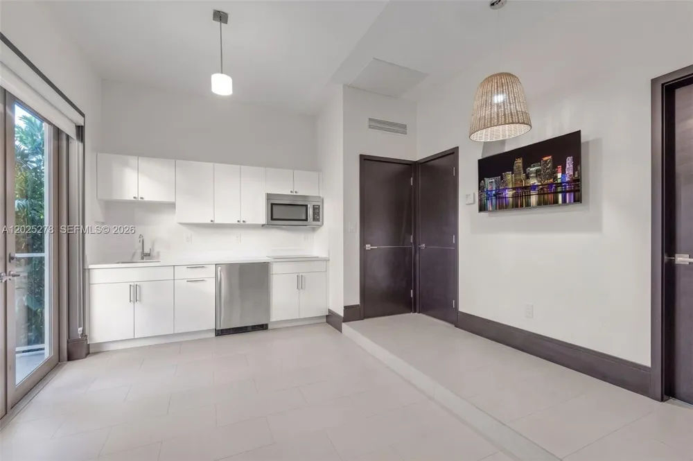 760 S Mashta Dr Key Biscayne, FL 33149
