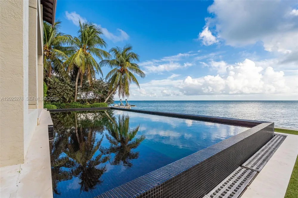 760 S Mashta Dr Key Biscayne, FL 33149