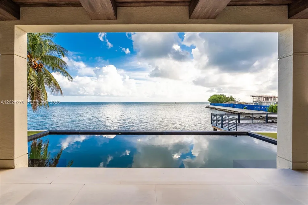760 S Mashta Dr Key Biscayne, FL 33149