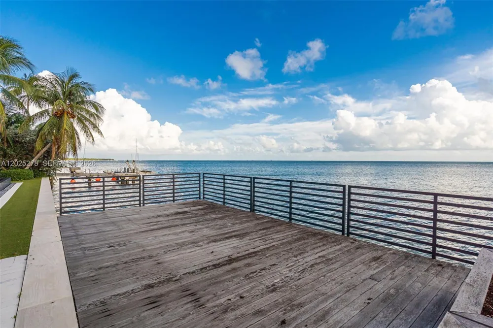 760 S Mashta Dr Key Biscayne, FL 33149