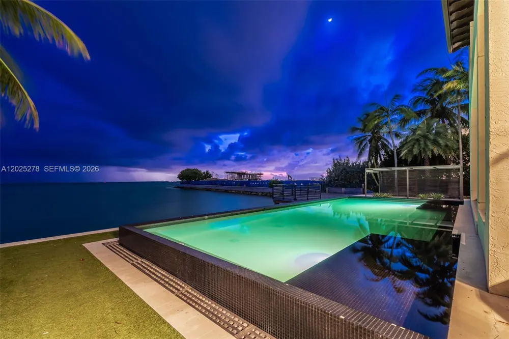 760 S Mashta Dr Key Biscayne, FL 33149