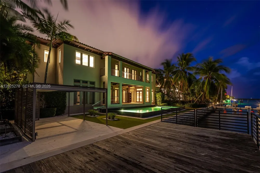 760 S Mashta Dr Key Biscayne, FL 33149