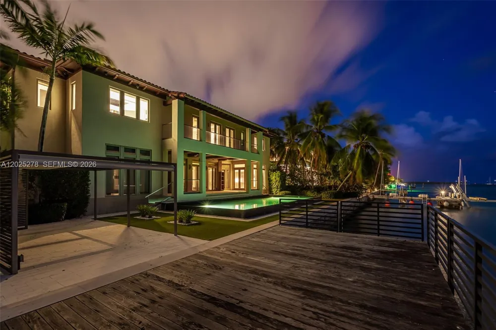 760 S Mashta Dr Key Biscayne, FL 33149