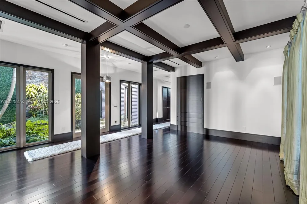 760 S Mashta Dr Key Biscayne, FL 33149