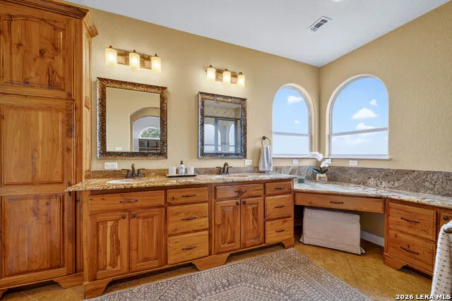 165 Pr 8250 Kenedy, TX 78151