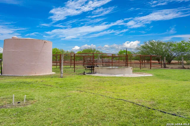 165 Pr 8250 Kenedy, TX 78151