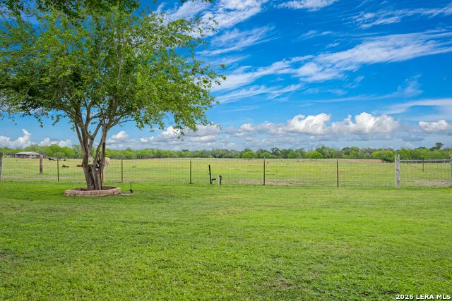 165 Pr 8250 Kenedy, TX 78151