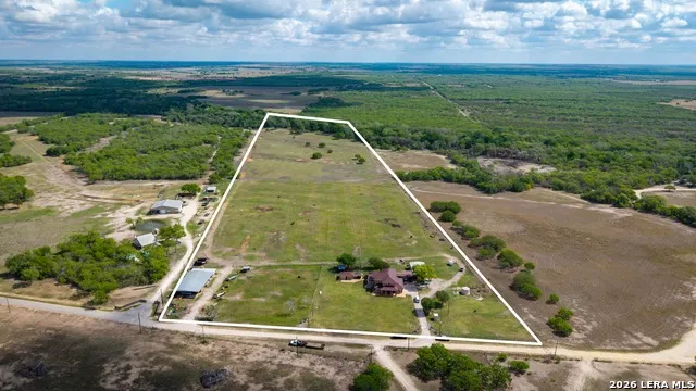 165 Pr 8250 Kenedy, TX 78151
