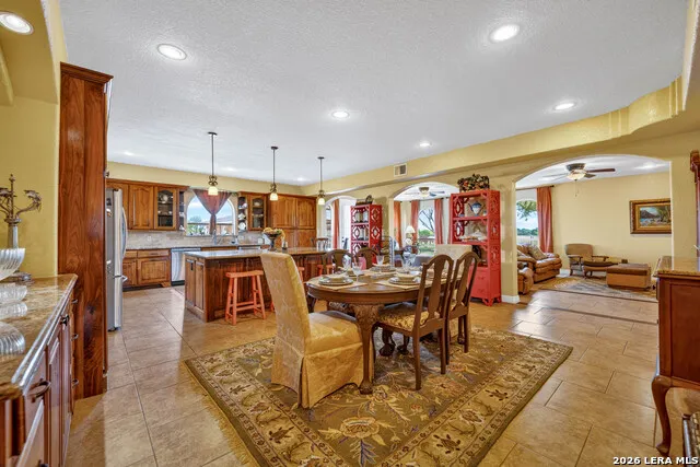 165 Pr 8250 Kenedy, TX 78151