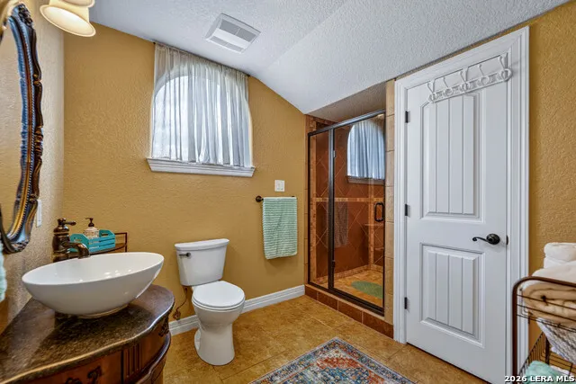 165 Pr 8250 Kenedy, TX 78151