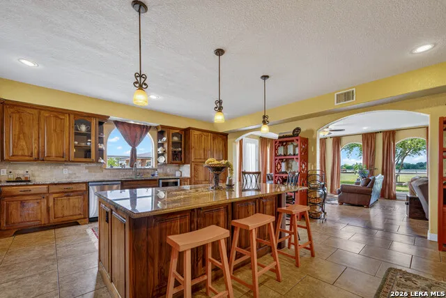 165 Pr 8250 Kenedy, TX 78151