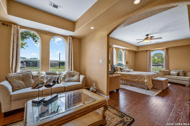165 Pr 8250 Kenedy, TX 78151