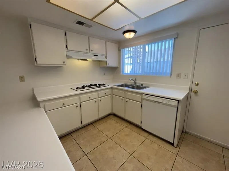 2894 Karen Avenue Las Vegas, NV 89121