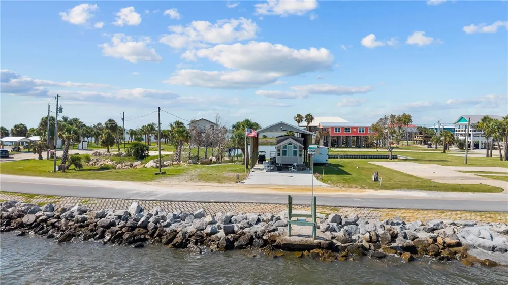 758 MAIN STREET Horseshoe Beach, FL 32648