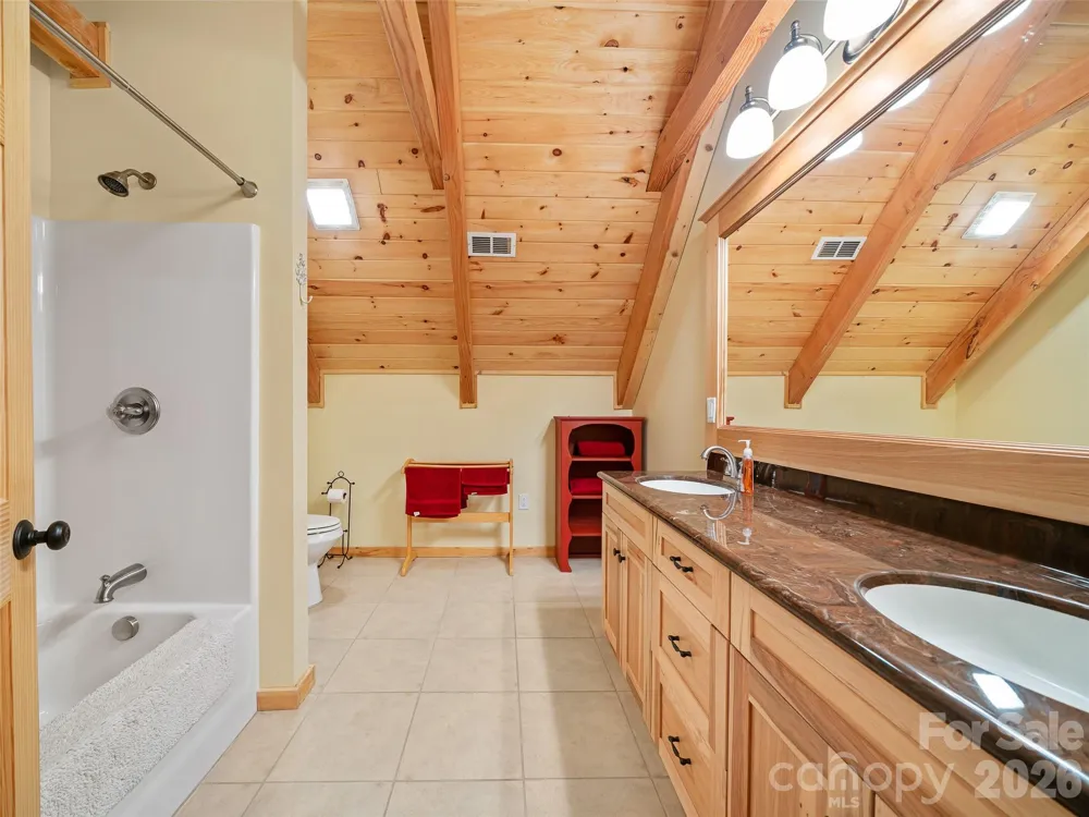 483 Birdie Lane Bakersville, NC 28705