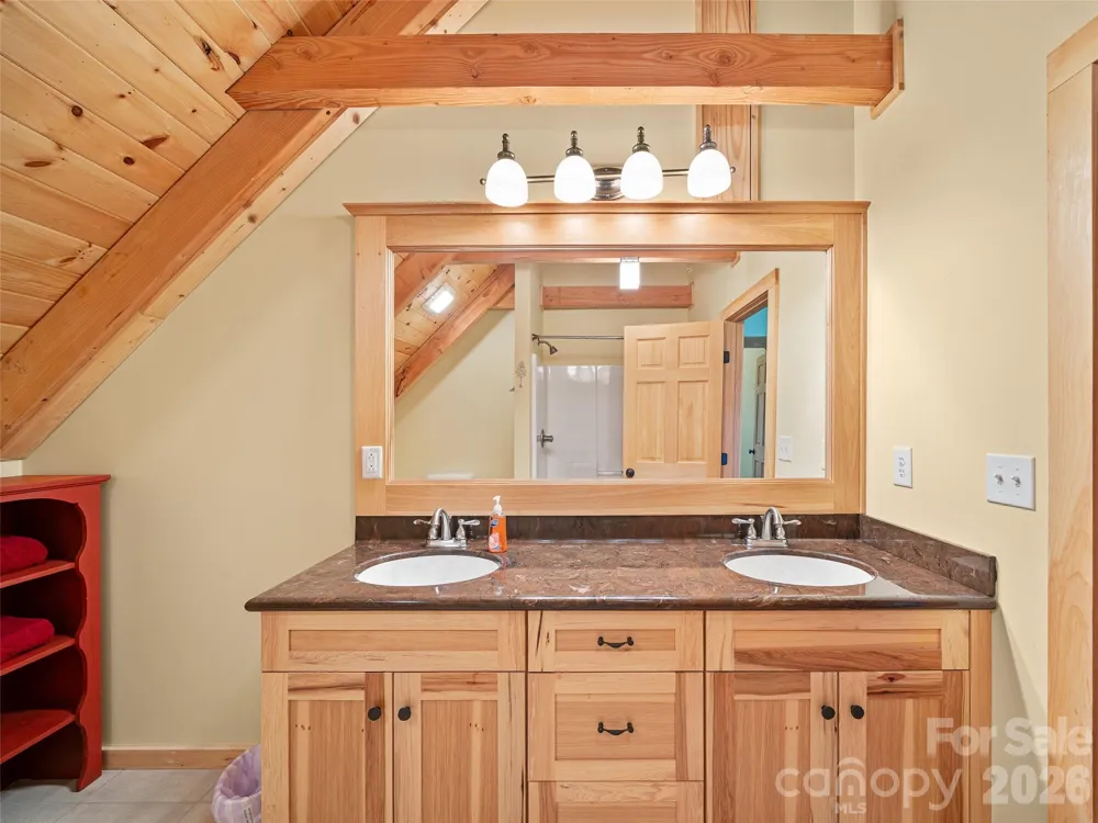 483 Birdie Lane Bakersville, NC 28705