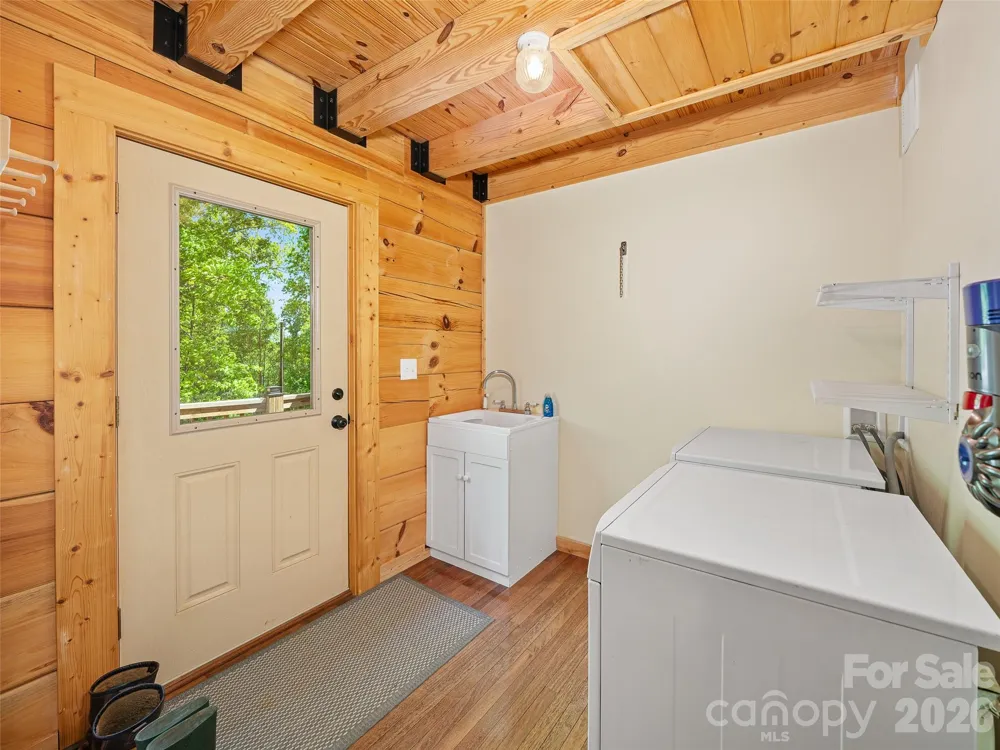 483 Birdie Lane Bakersville, NC 28705