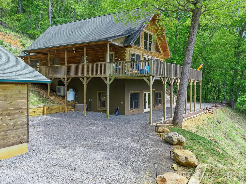483 Birdie Lane Bakersville, NC 28705