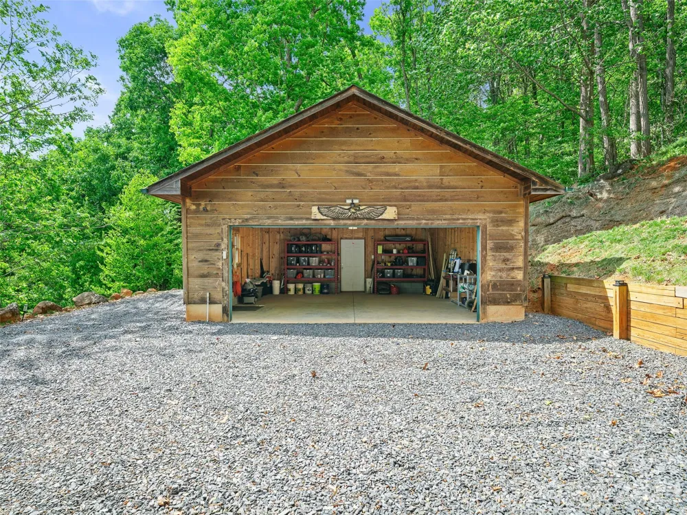 483 Birdie Lane Bakersville, NC 28705