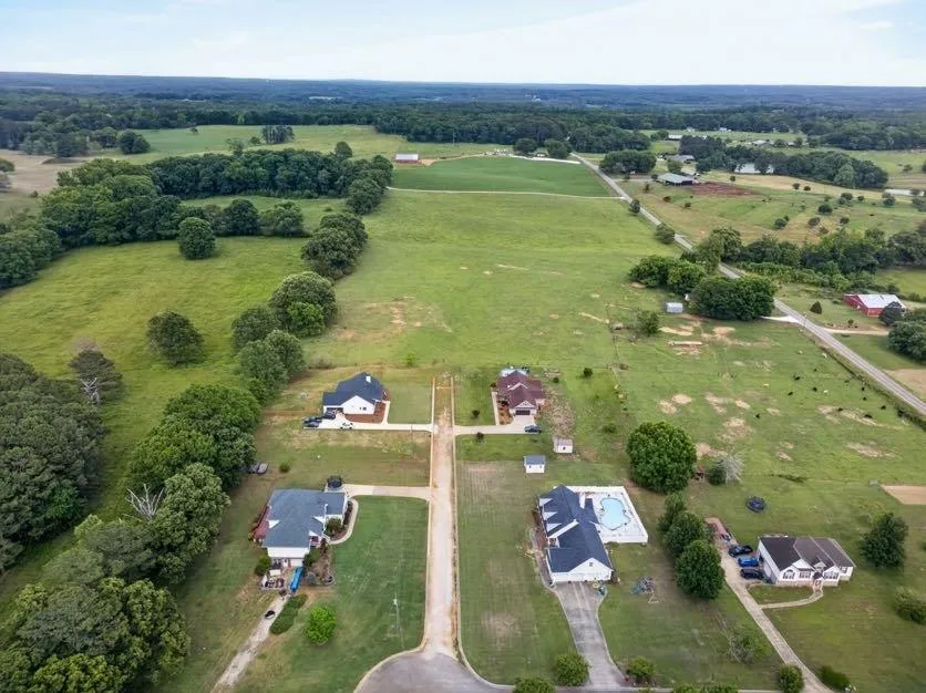 15 Fast Lane Ranburne, AL 36273