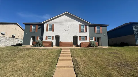 3813 Coates Circle
