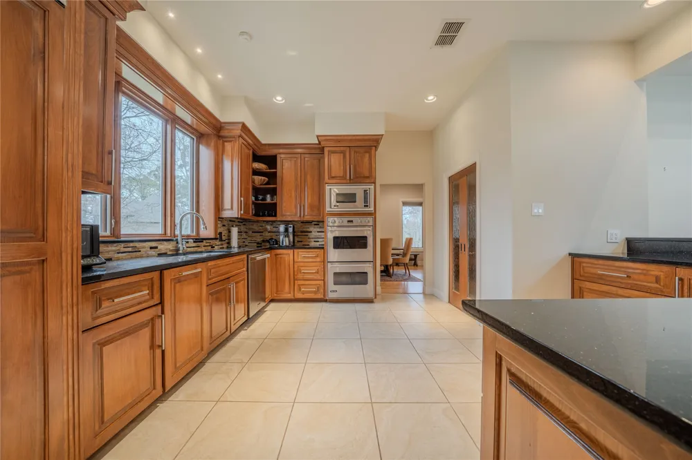 3 Lakeside Longview, TX 75604