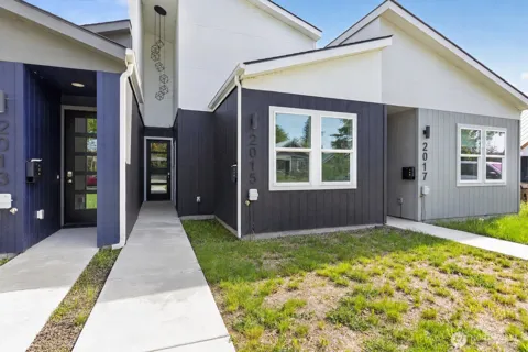 2015 W Nora Street Avenue