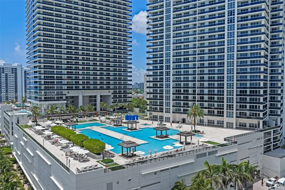1800 S Ocean Dr #310 Hallandale Beach, FL 33009