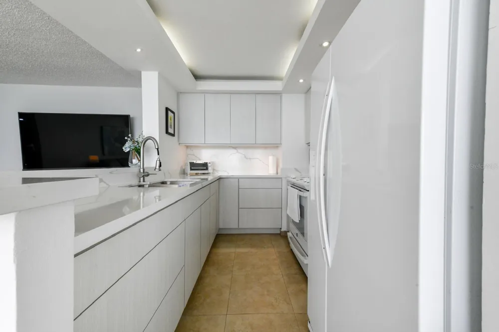 4745 ISLA VERDE AVENUE #17G Carolina, PR 00979
