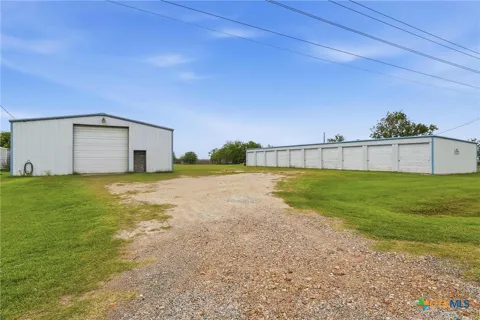 5633 Hwy 238