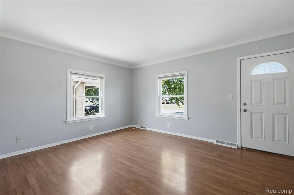 27320 Hampden Street Madison Heights City, MI 48071