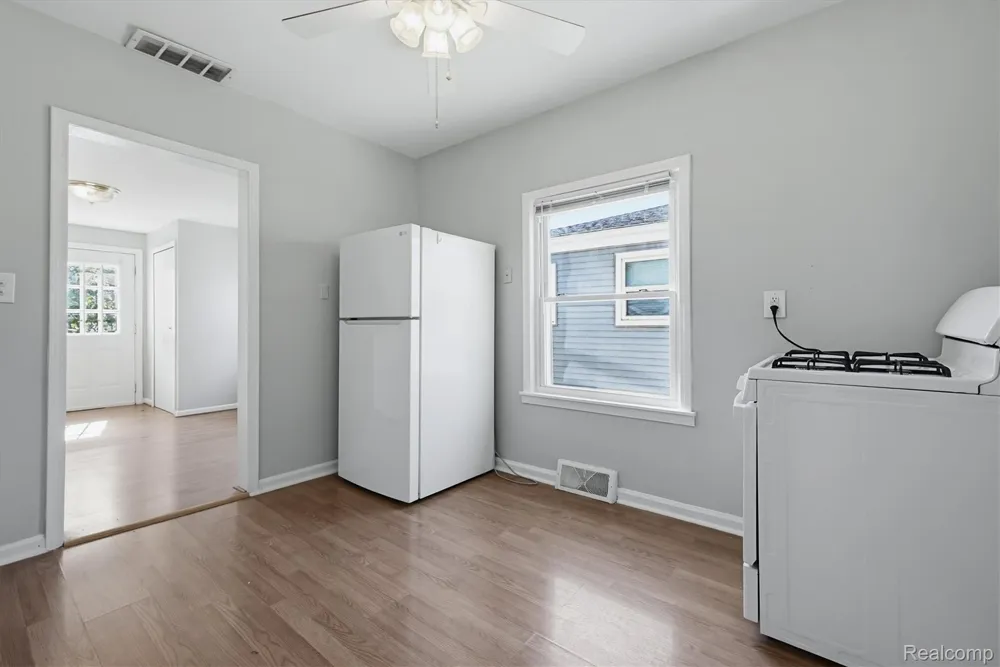 27320 Hampden Street Madison Heights City, MI 48071