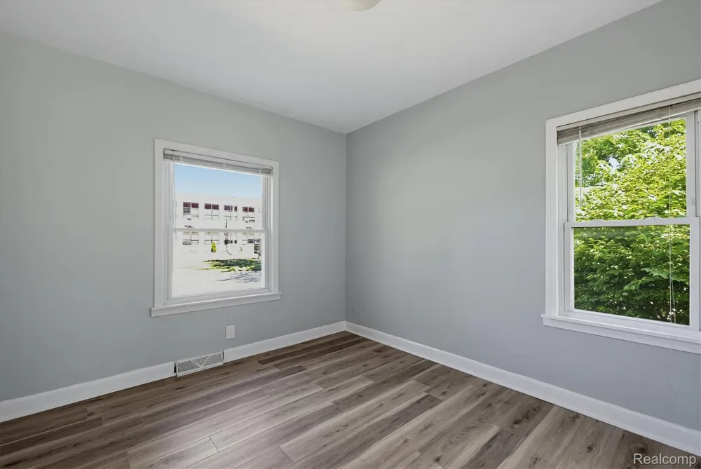 27320 Hampden Street Madison Heights City, MI 48071