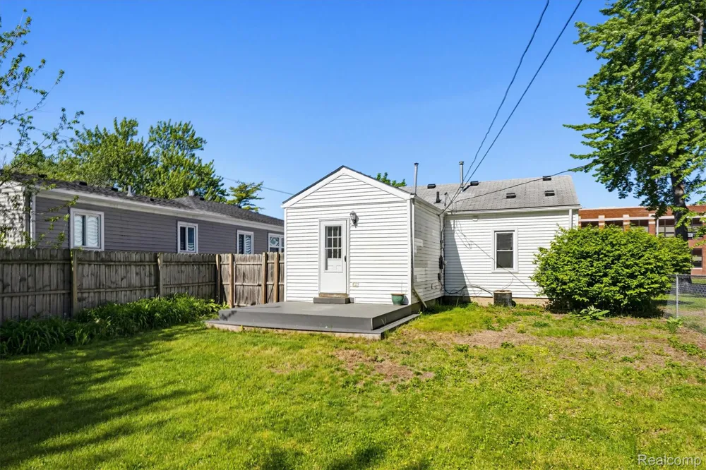 27320 Hampden Street Madison Heights City, MI 48071