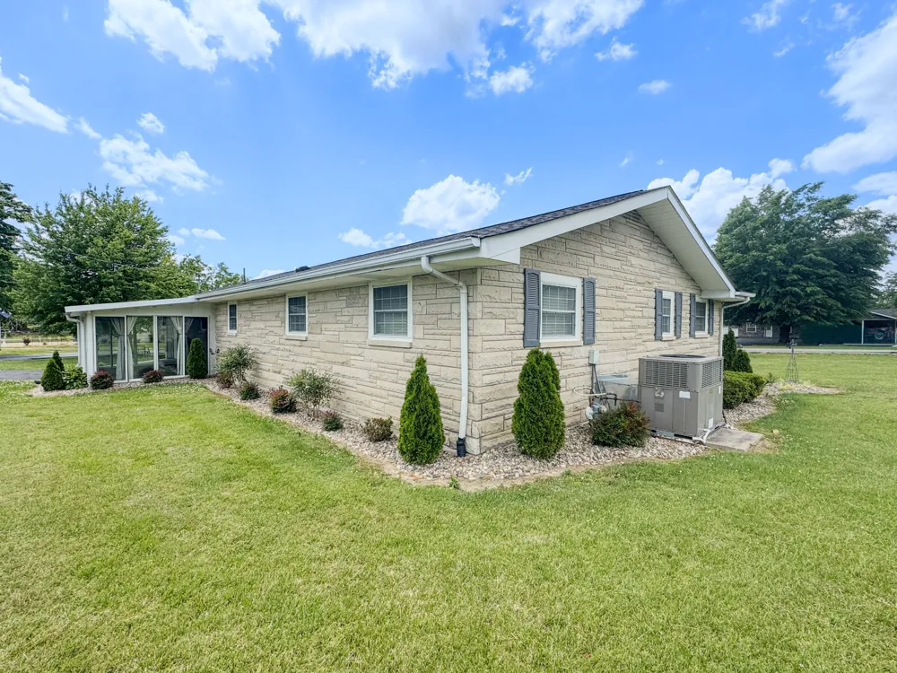 1406 Ellington Dr Lafayette, TN 37083