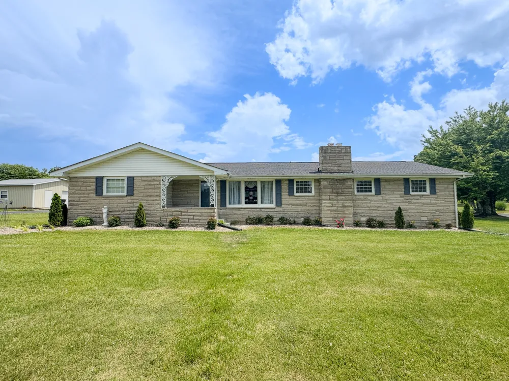 1406 Ellington Dr Lafayette, TN 37083