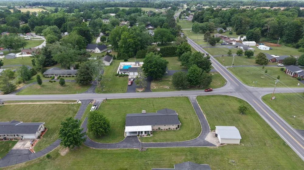 1406 Ellington Dr Lafayette, TN 37083