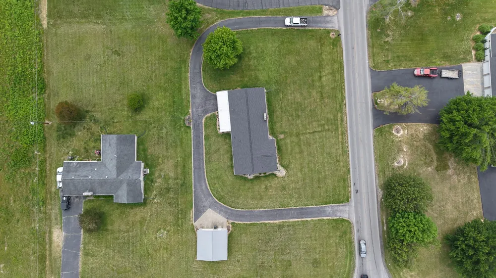 1406 Ellington Dr Lafayette, TN 37083