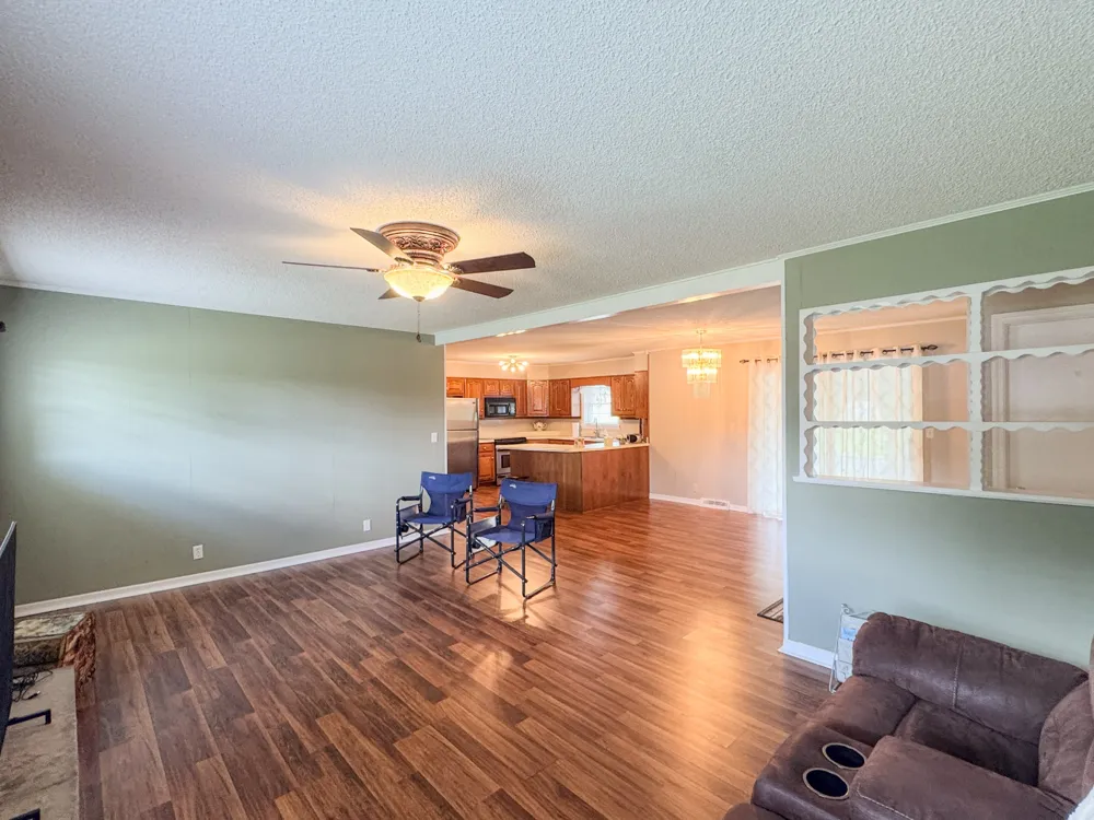 1406 Ellington Dr Lafayette, TN 37083